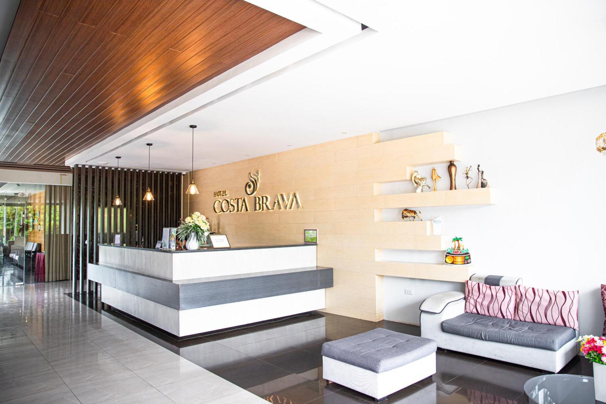 Hotel Costa Brava Таклобан Экстерьер фото
