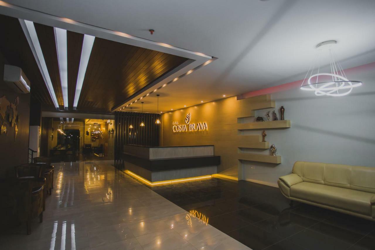 Hotel Costa Brava Таклобан Экстерьер фото